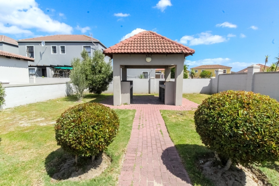 2 Bedroom Property for Sale in Parklands Western Cape